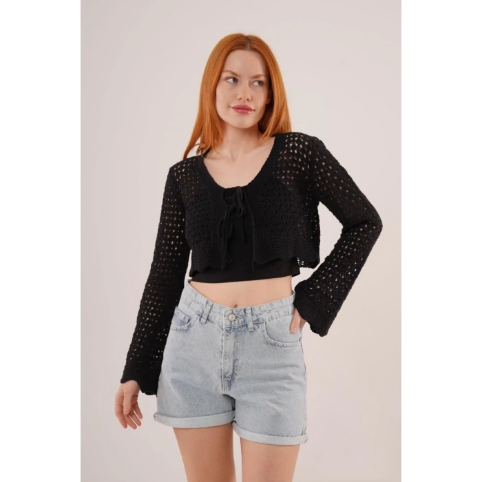 Ön Bağlamalı Ajurlu Crop Siyah Hırka