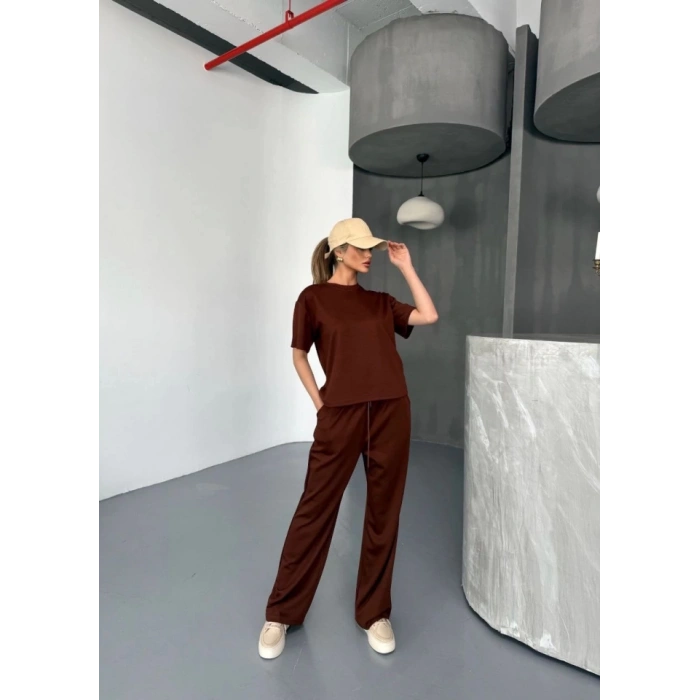 Osy Modal Yumuşak Dokulu Kumaş Kısa Kollu Bluz Rahat Pantalon Ikili Takım- Kahverengi