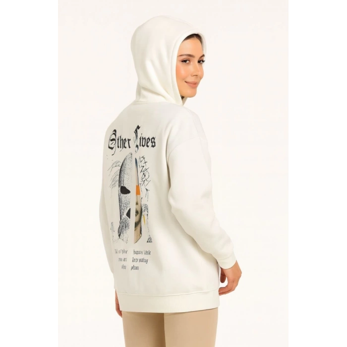 Oversize Üç İplik Şardonlu Kapüşonlu Sweatshirt – Beyaz “Other Lives” Ön Ve Arka Baskılı, Kanguru Cepli, Ribanalı Rahat Kışlık Model Beyaz
