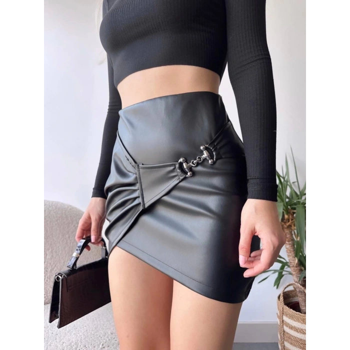 Tokalı deri etek siyah s240097