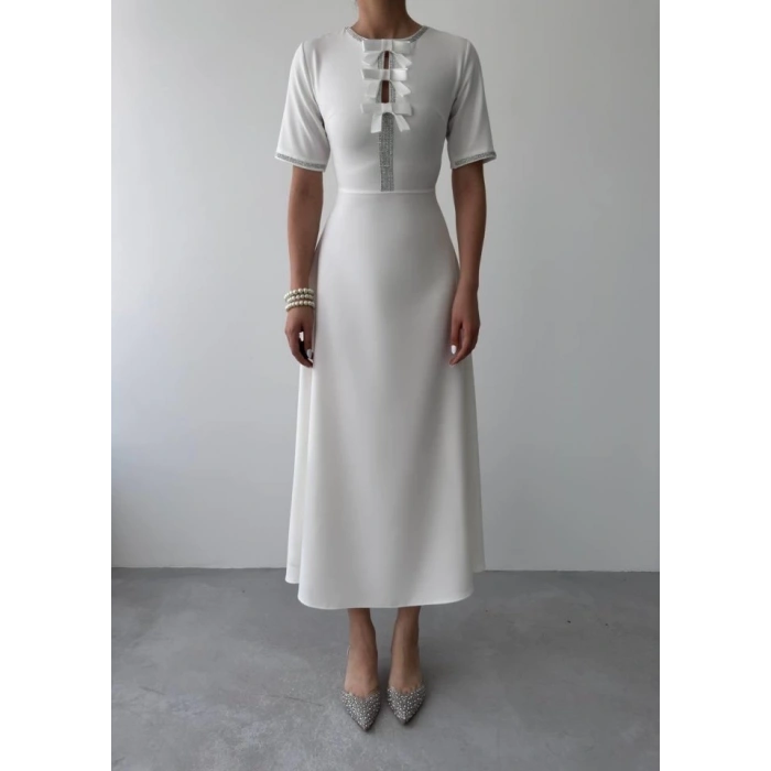 Wera Taşlı Fiyonk Detaylı Elbise