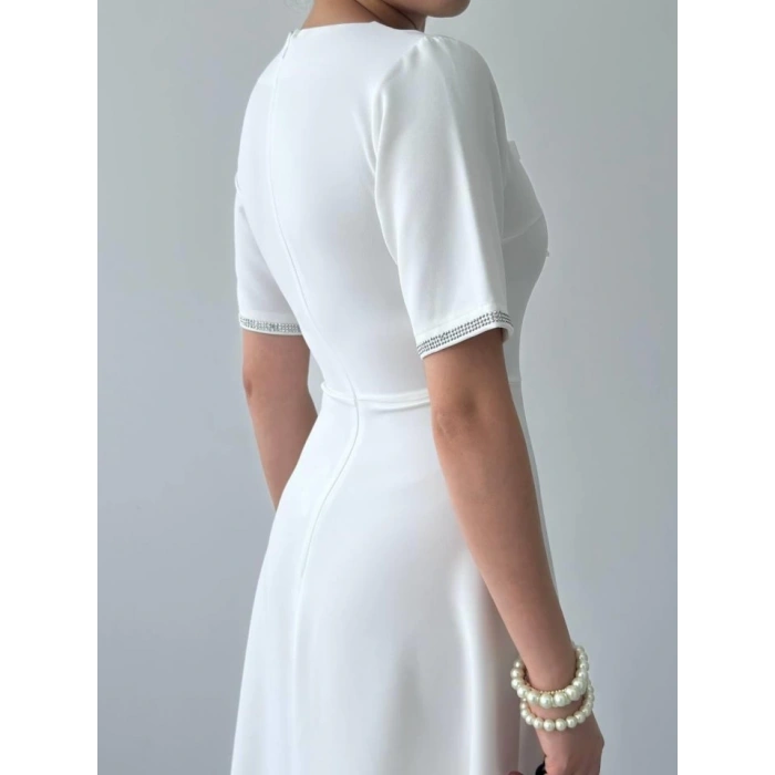 Wera Taşlı Fiyonk Detaylı Elbise