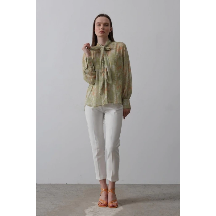 Yakası Fularlı Şifon Gömlek - Fıstık Yeşili