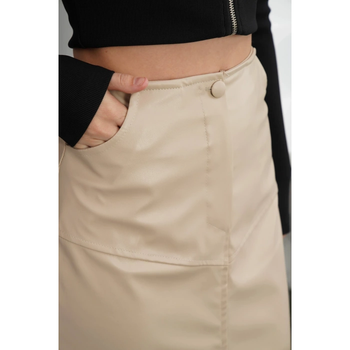 Yırtmaçlı uzun deri etek bej