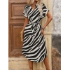 Kadın Kısa Kollu V Hakim Yakalı Zebra Desenli Midi Süprem Elbise