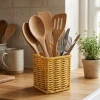 Kare Hasır Dokulu Plastik Rattan Kaşıklık &amp; Çatallık – Askılı Kendiliğinden Tutmalı Çok Amaçlı Mutfak Organizeri (4940)