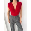 Vatkalı Kolsuz V Yaka Drapeli Crop Bluz Likralı Fit - Kırmızı
