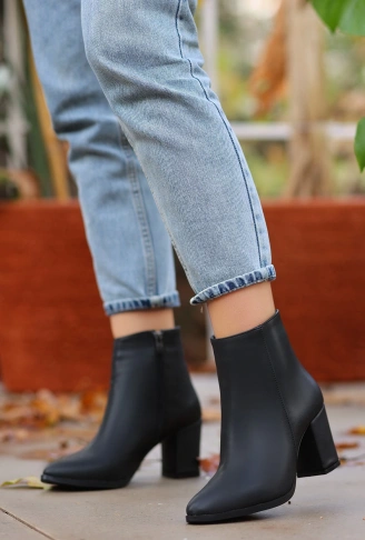 Biya Siyah Cilt Topuklu Bot