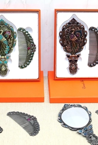 Tavuskuşu Katlanabilir Ayna Ve Tarak Seti Orta Boy Alk4983 (  )