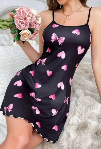 kadın siyah kalp desenli gecelik