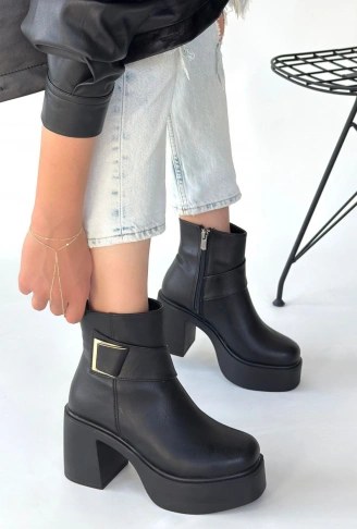 Lonji Siyah Cilt Topuklu Bot