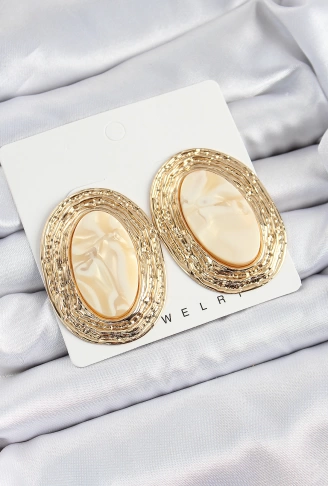 Pirinç Mermer Desenlli Bej Sedef Oval Vintage Model Gold Renk Kadın Küpe