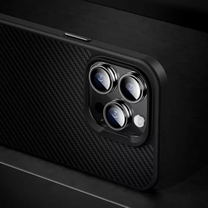 Apple İphone 14 Pro Kılıf Karbon Fiber Magsafe Şarj Özellikli Benks 600d Hybrid Kevlar Kapak