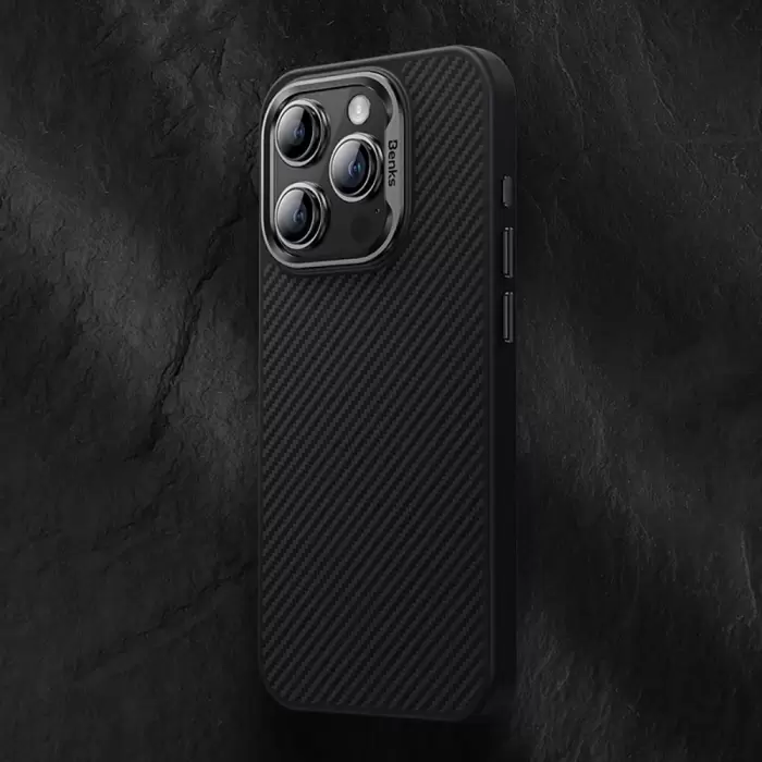Apple İphone 15 Pro Max Kılıf Karbon Fiber Magsafe Şarj Özellikli Benks Hybrid Armorpro 600d Kevlar Kapak