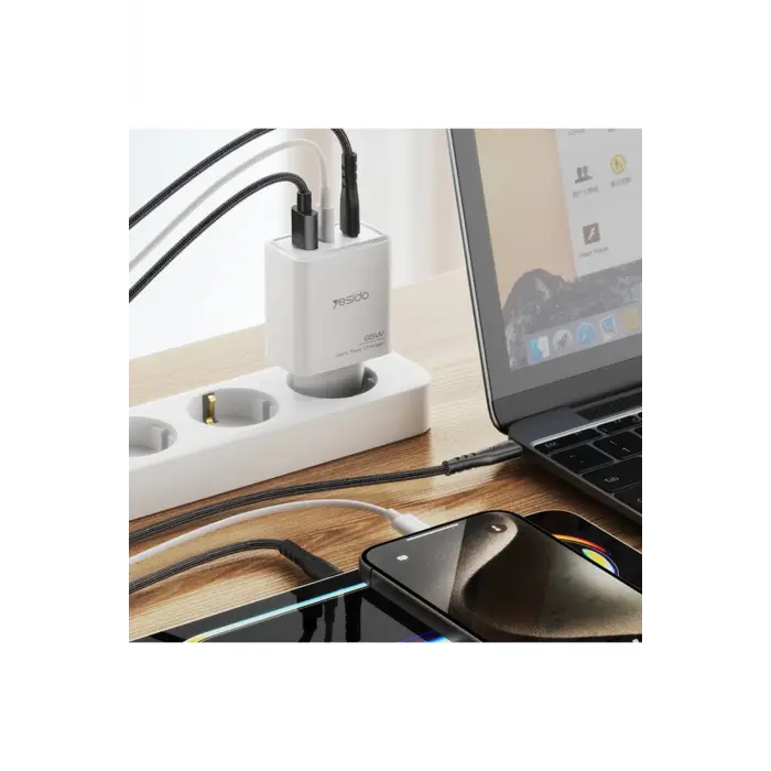 Yesido Yc70 1 Adet 65w Type-c / 1 Adet 30w Usb Ve 1 Adet 45w Lightning Çıkışlı Ekstra 2m Type-c To Ligtning Kablolu Gan Hızlı Şarj Cihazı - Beyaz