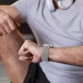 Apple Watch Series 10 46mm Metal Hasır Hafif Kordon Hava Kanallı | KRD-121