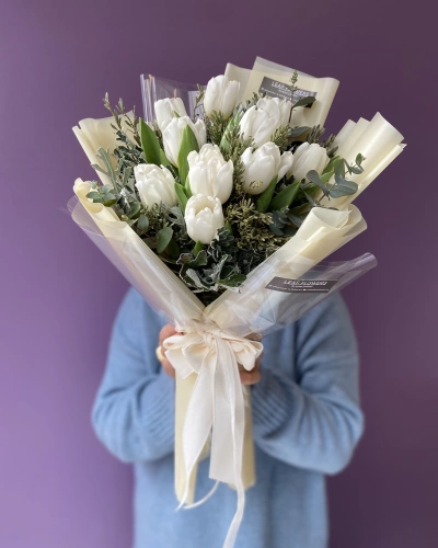 Lale Buketi Beyaz