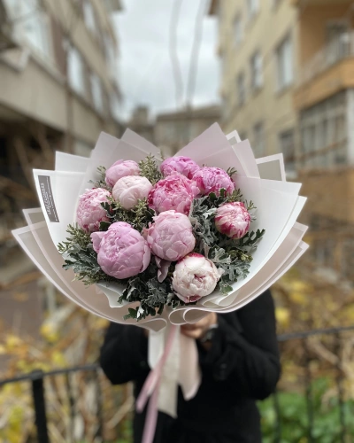 Pembe Şakayık Buket