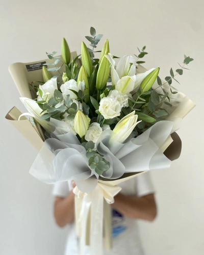 Lilyum Ve Lisyantus Buketi