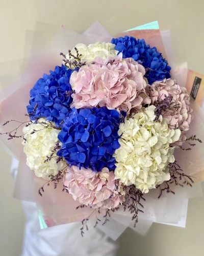 Mavi Pembe Beyaz Ortanca Buketi