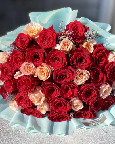 Kırmızı Somon Ekvator Gül Buketi