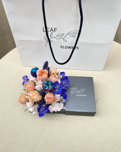 Kutuda Somon Mavi Çiçek Çikolata