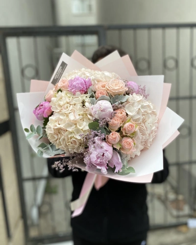 Şakayıklı Ortancalı Pembe Krem Buket