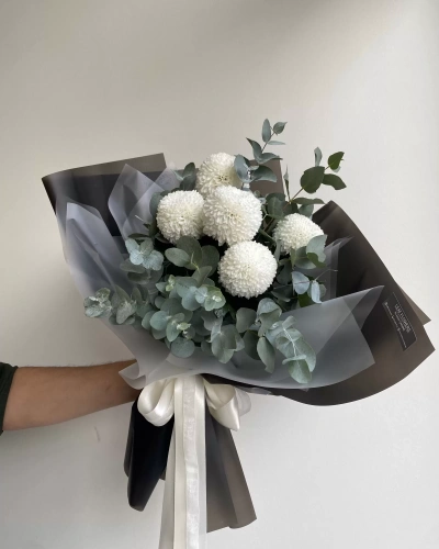 Beyaz Siyah Anastasia Buketi