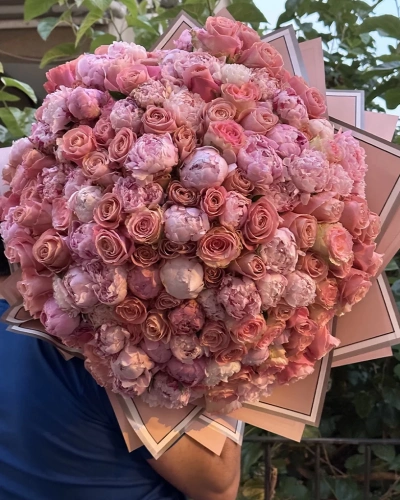 Pembe Şakayık Hermosa Gül Buketi