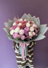 باقة موسمية مختلطة بوكيه مع البنفسج