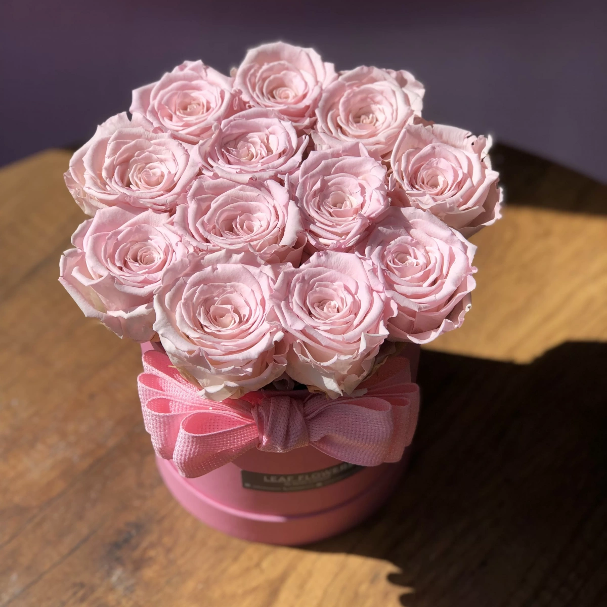 Kutuda Pembe Şoklu Gül