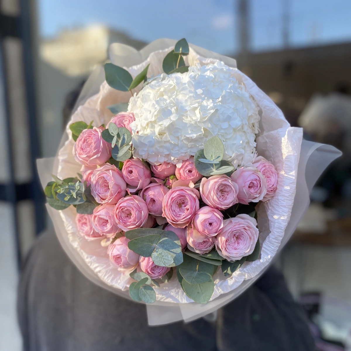 White Hydrangea Special Arbor Rose Bouquet