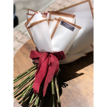 Red Kenyan Rose Bouquet