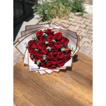 Red Kenyan Rose Bouquet