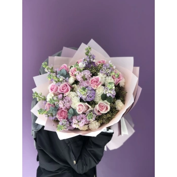 Plush Rose Spring Bouquet