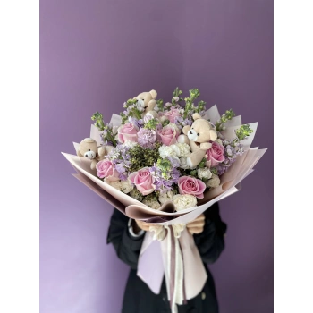 Plush Rose Spring Bouquet