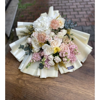 Spring Yellow White Bouquet