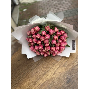 Pink Kolombos Tulip Bouquet