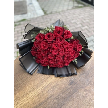 Black Red Rose Bouquet