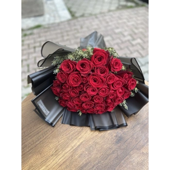 Black Red Rose Bouquet