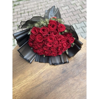 Black Red Rose Bouquet