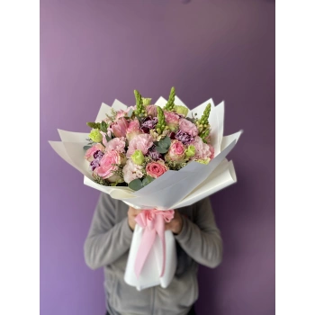 Pink Rose Spring Bouquet