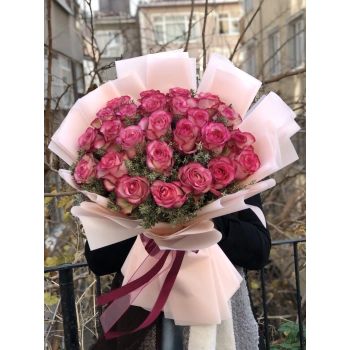 Equator Pink Rose Bouquet