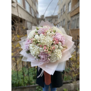 Bouquet of Peonies and Hydrangeas