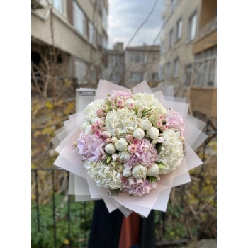 Bouquet of Peonies and Hydrangeas