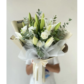 Lilyum and Lisyantus Bouquet