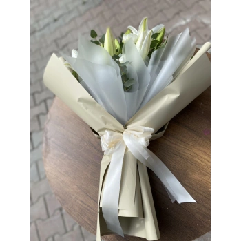 Lilyum and Lisyantus Bouquet