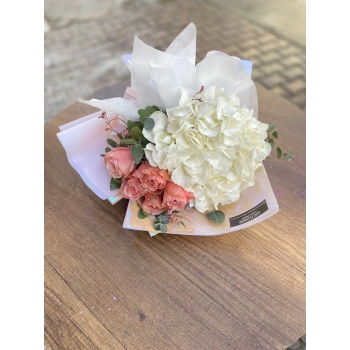 White Hydrangea Kahala Rose Bouquet