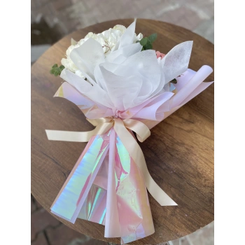 White Hydrangea Kahala Rose Bouquet