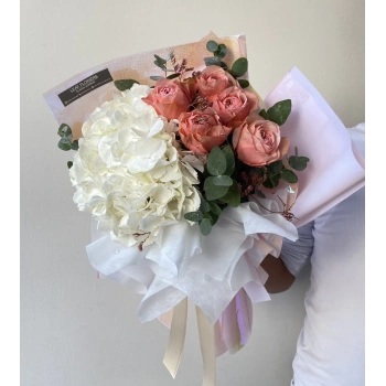 White Hydrangea Kahala Rose Bouquet